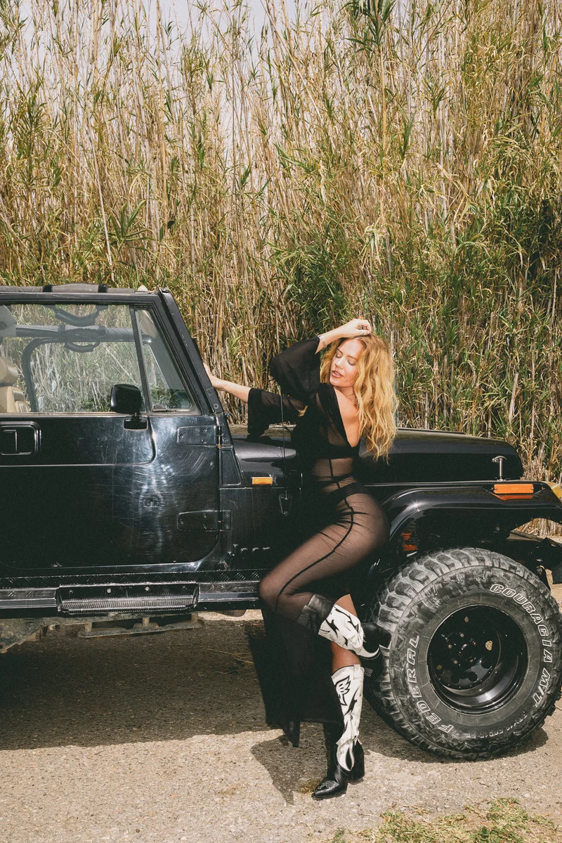 سكوربيورايزينغ فستان ماكسي شبكي بلاك سولستيس دي إيتيه